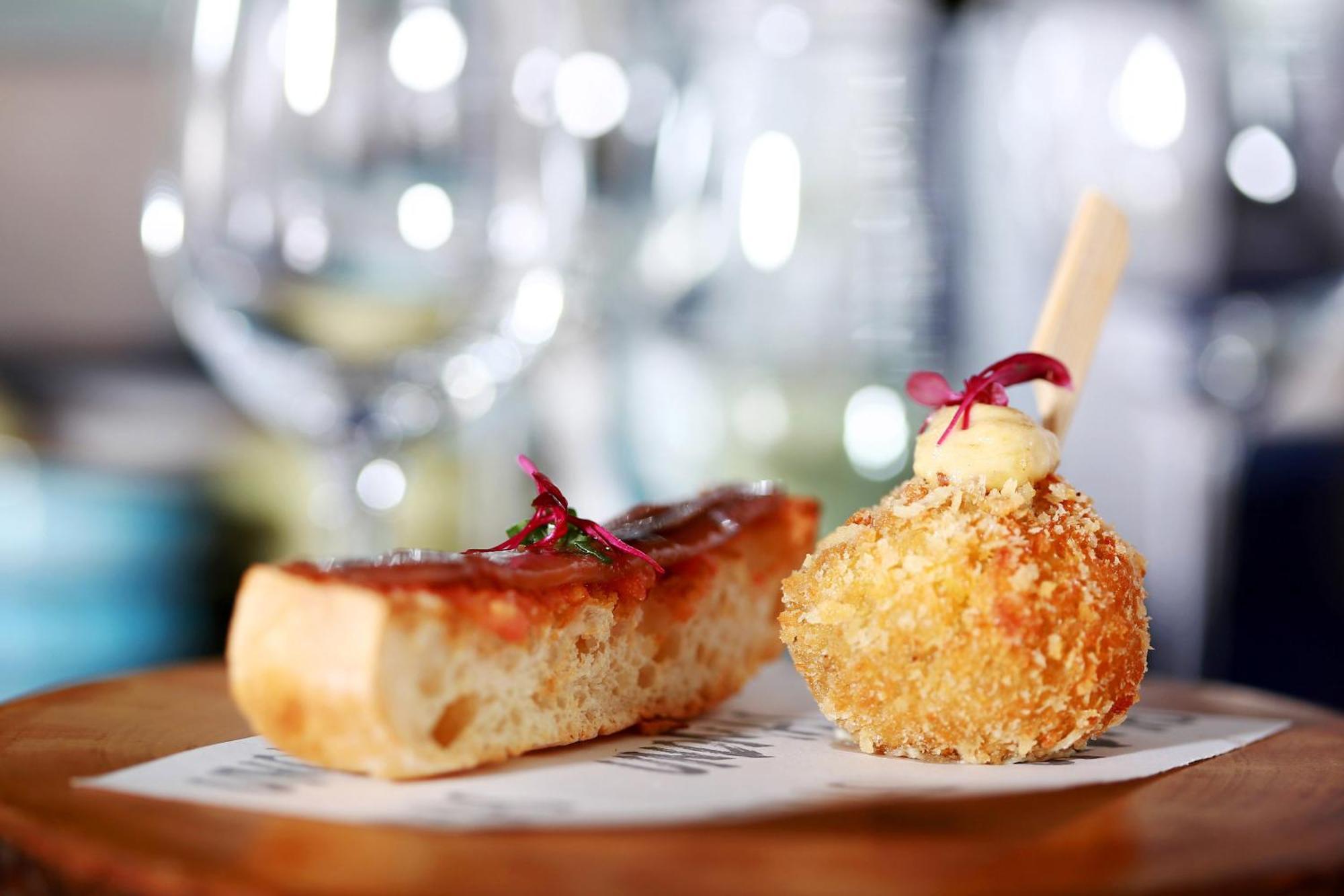 Centara Grand At Centralworld بانكوك المظهر الخارجي الصورة A cheese ball