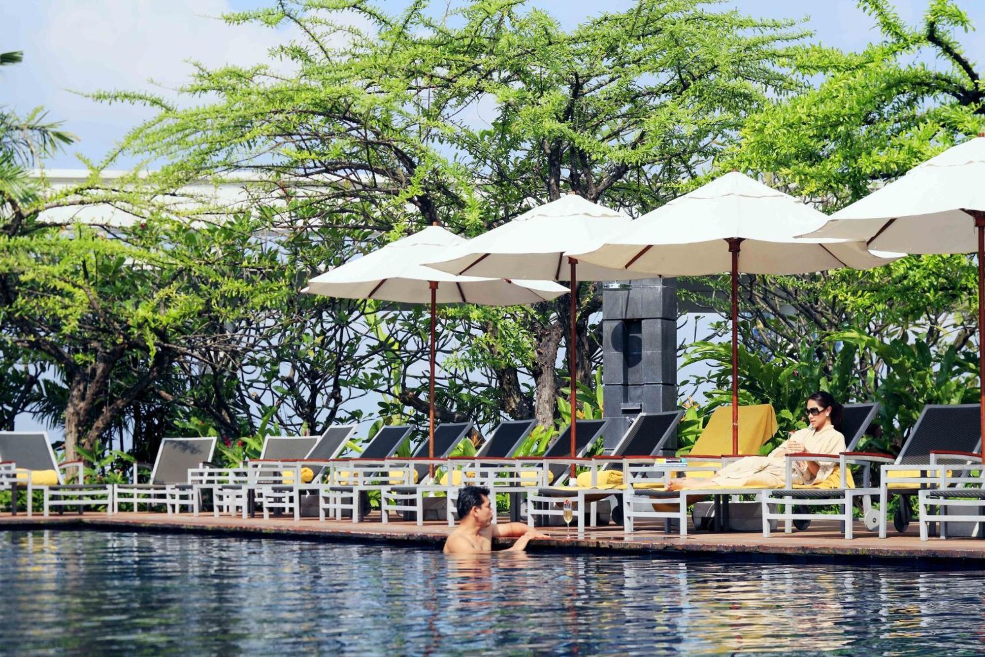 Centara Grand At Centralworld بانكوك المظهر الخارجي الصورة The pool at the hotel